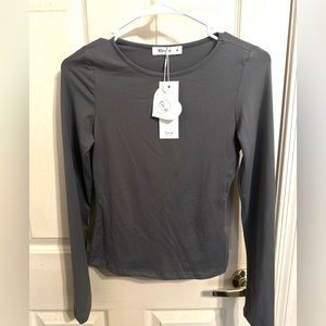 Women’s long sleeve gray top